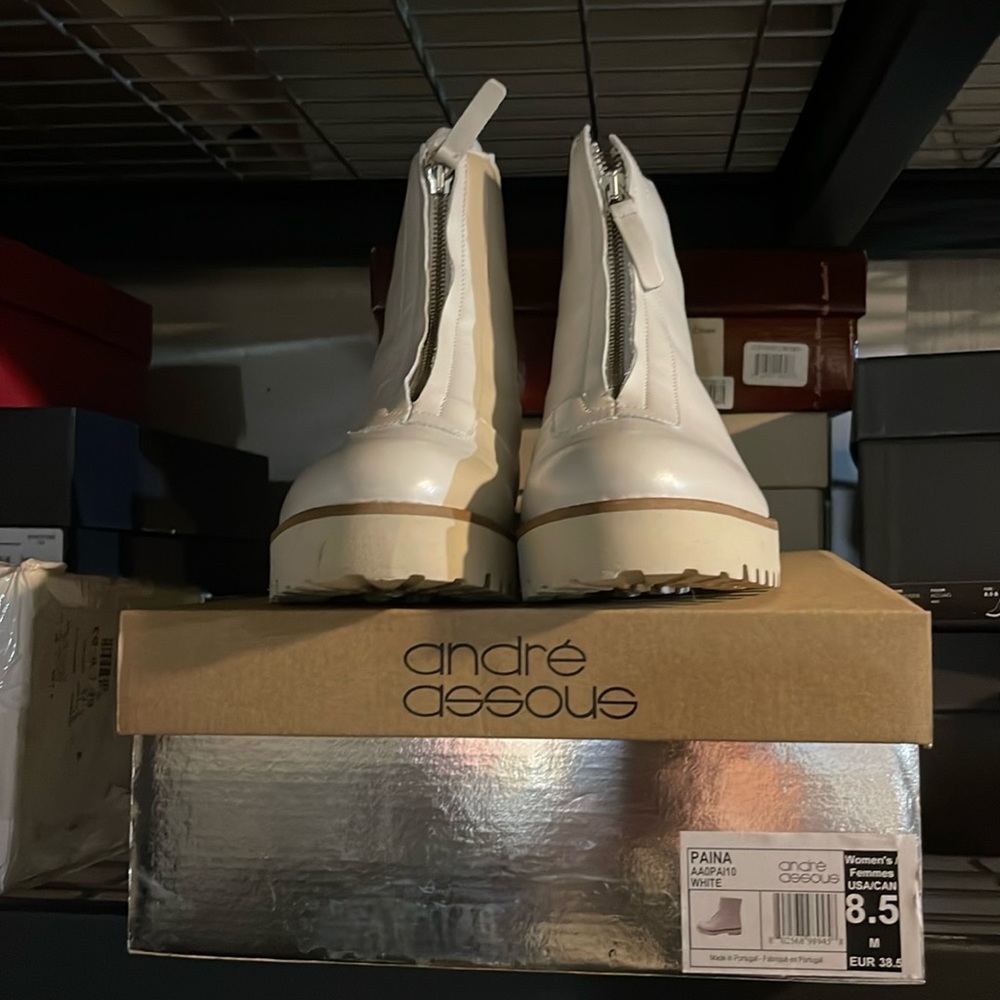Never worn. Andre Assous New Paina boots. Cream/white. Beautiful